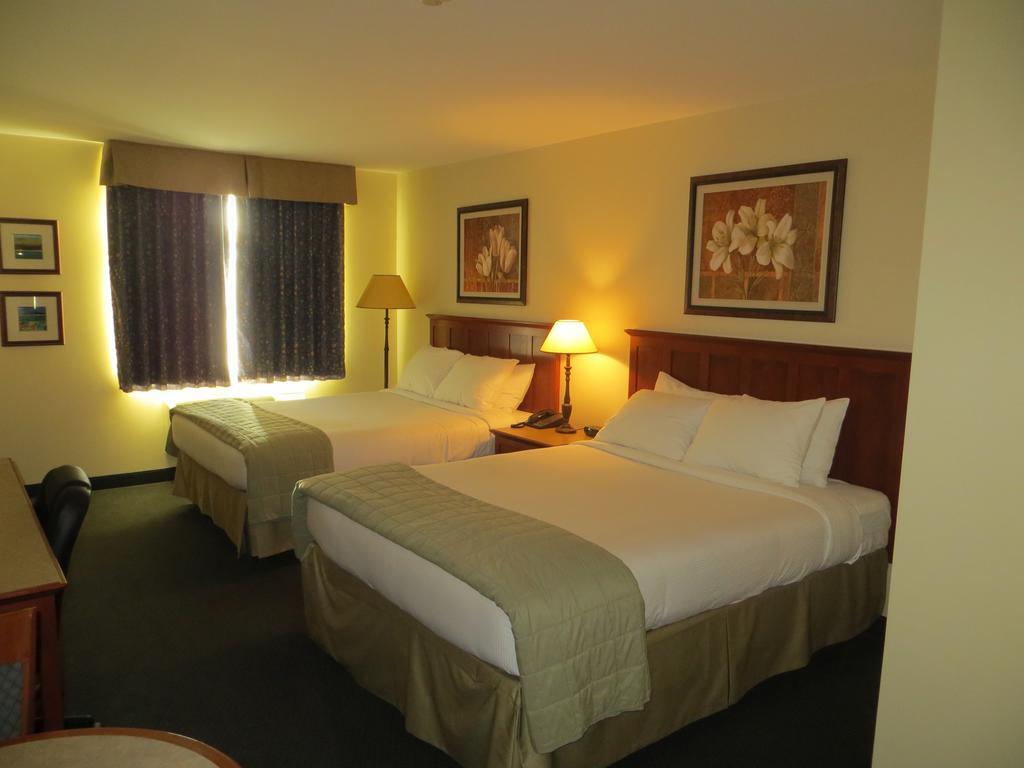 Hotel St-Bernard Saint-Bernard-de-Lacolle Ruang foto
