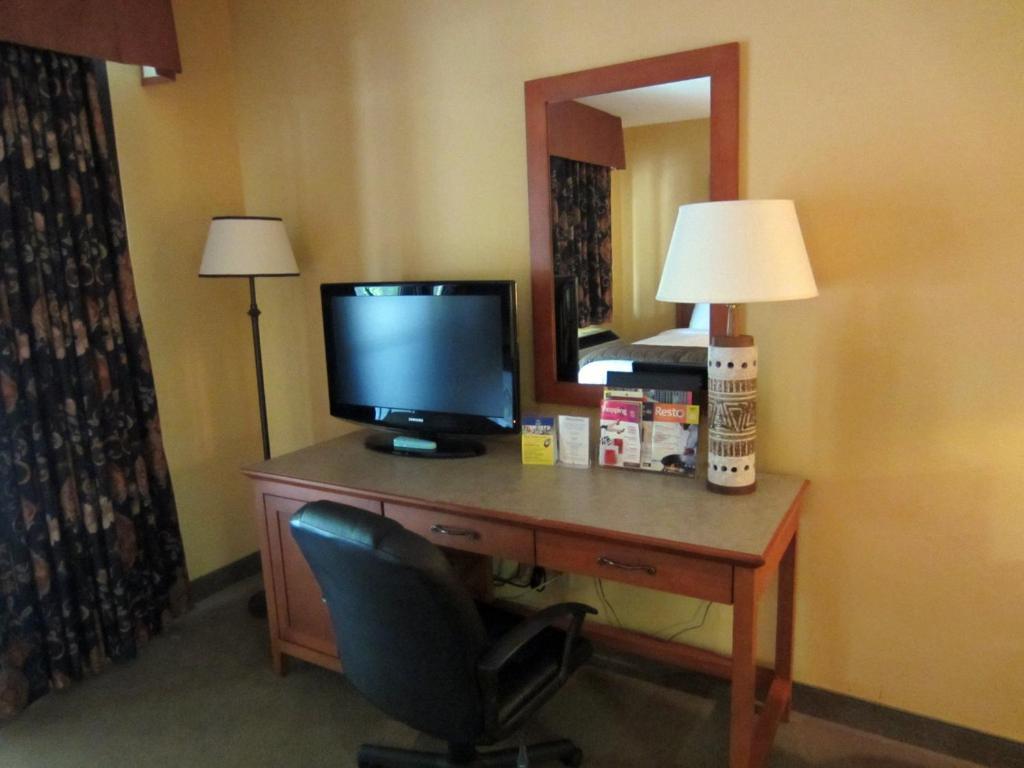 Hotel St-Bernard Saint-Bernard-de-Lacolle Ruang foto